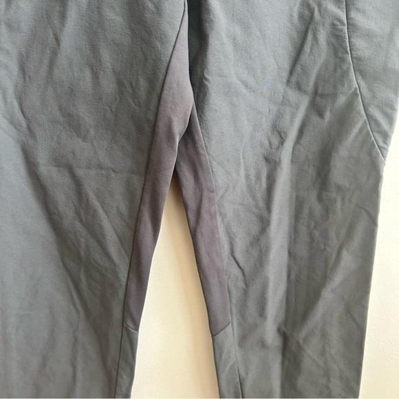Athleta Headlands Hybrid High Rise Cargo Leggings 6 - Picture 2 of 9